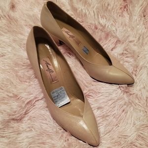 Vintage Beige Low Heel Pump
